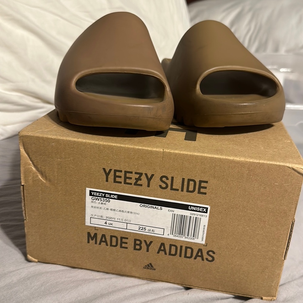 Earth Brown Yeezy Slides